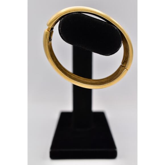 Ann Taylor Vintage Brushed Gold Bangle Bracelet Wide Ridged Chunky Signed BinBR - Picture 4 of 12